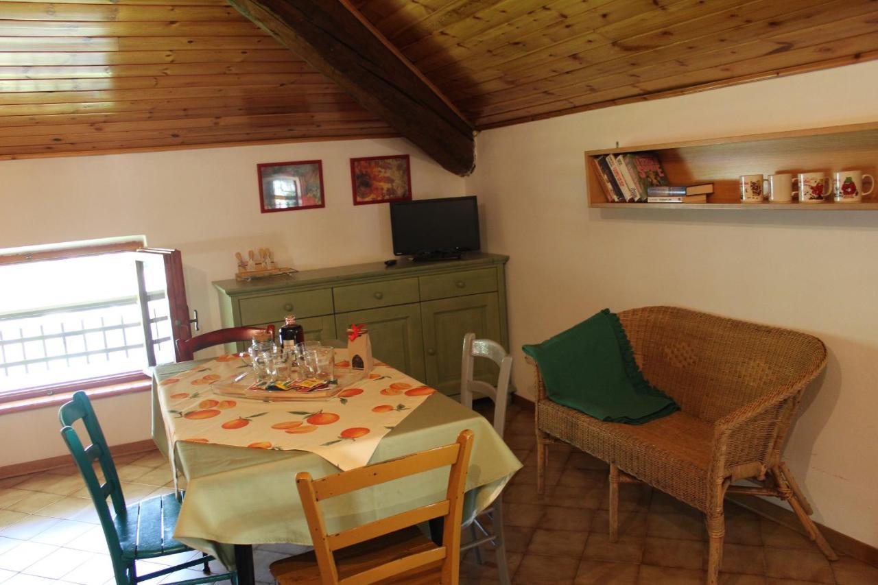 Residence Zecchini Tiarno di Sotto Camera foto