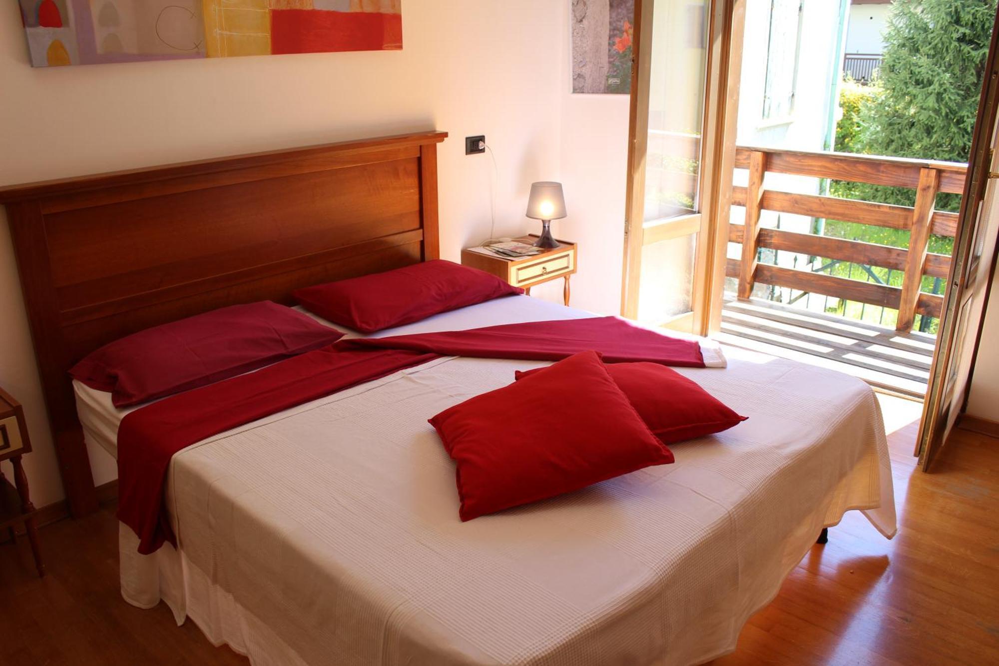 Residence Zecchini Tiarno di Sotto Esterno foto